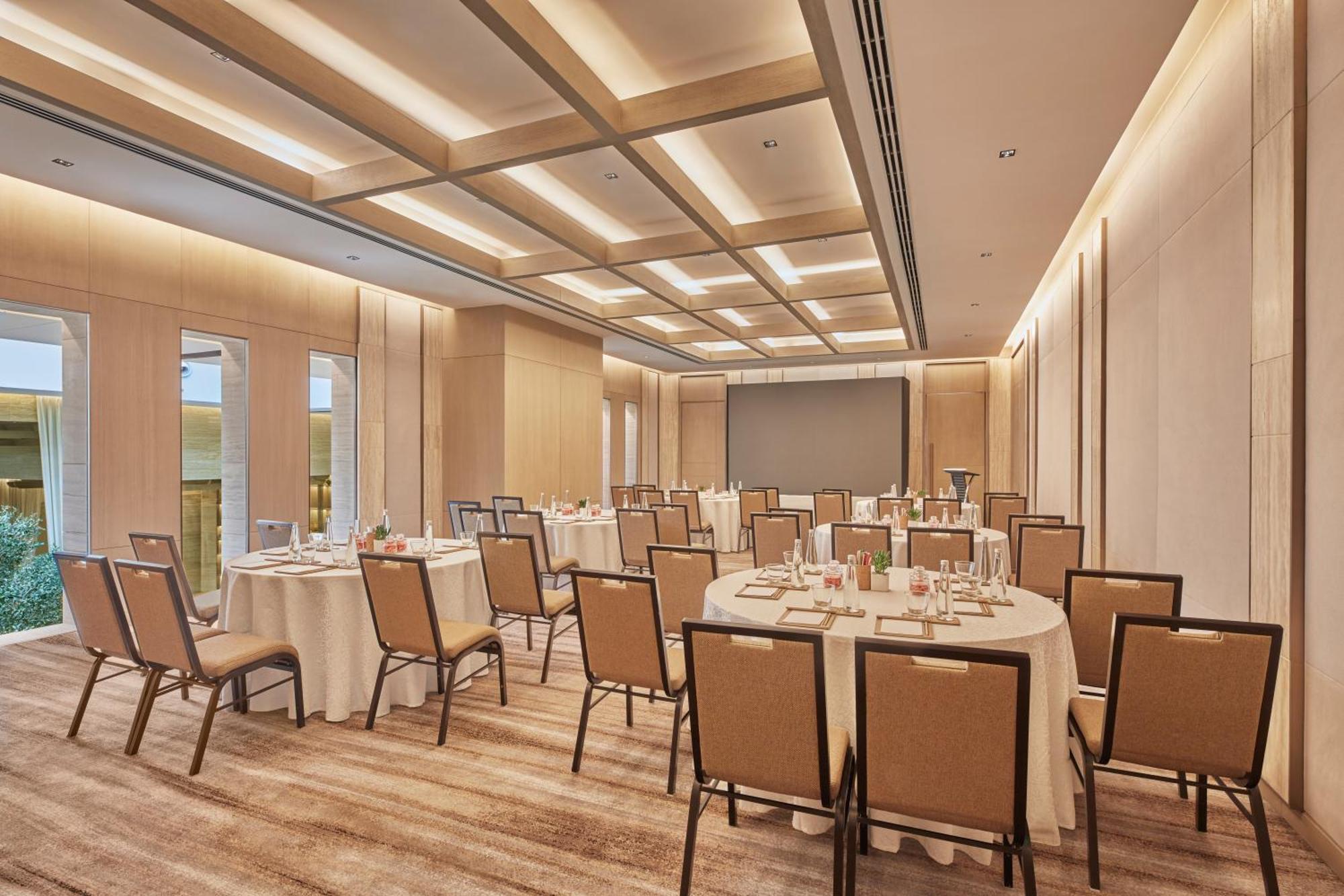 Hilton Gurugram Baani City Centre Gurgaon Exterior foto